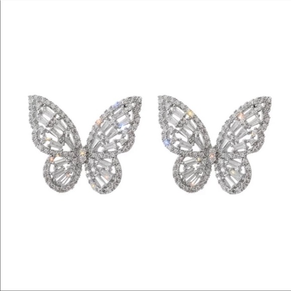 NEW SILVER SHINY BUTTERFLY STUD EARRINGS - Picture 4 of 6